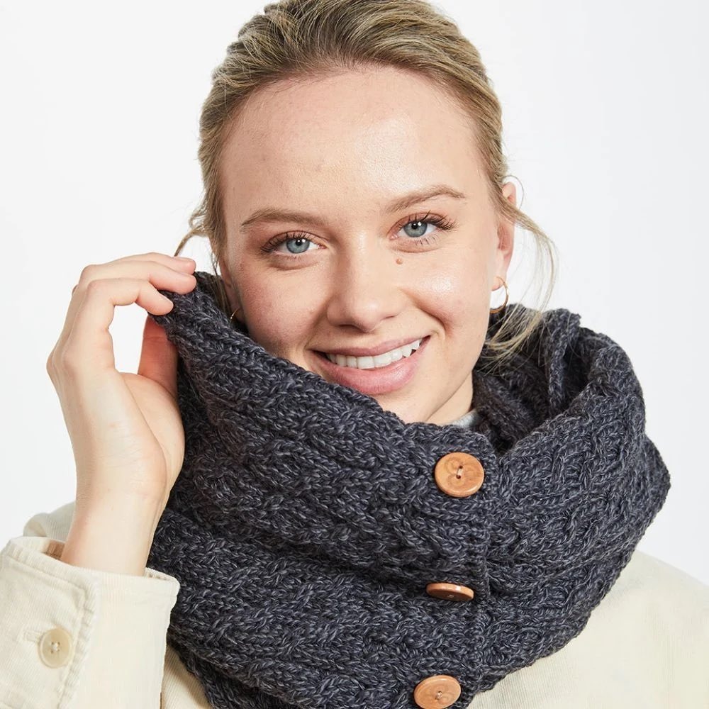Aran Woollen Mills Celtic Infinity Scarf 100% Merino Wool Gray Made in Ireland